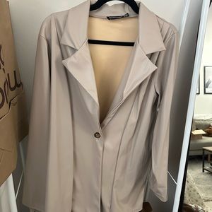 PrettyLittleThing Tan blazer